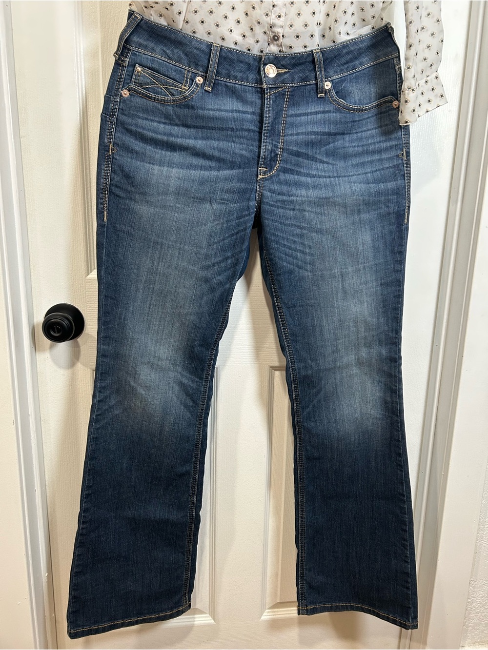 Ariat Women's Bootcut Jeans in Medium Blue Wash